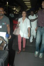 Rani Mukherjee snapped at airport, Mumbai on 25th Aug 2011 (9).JPG